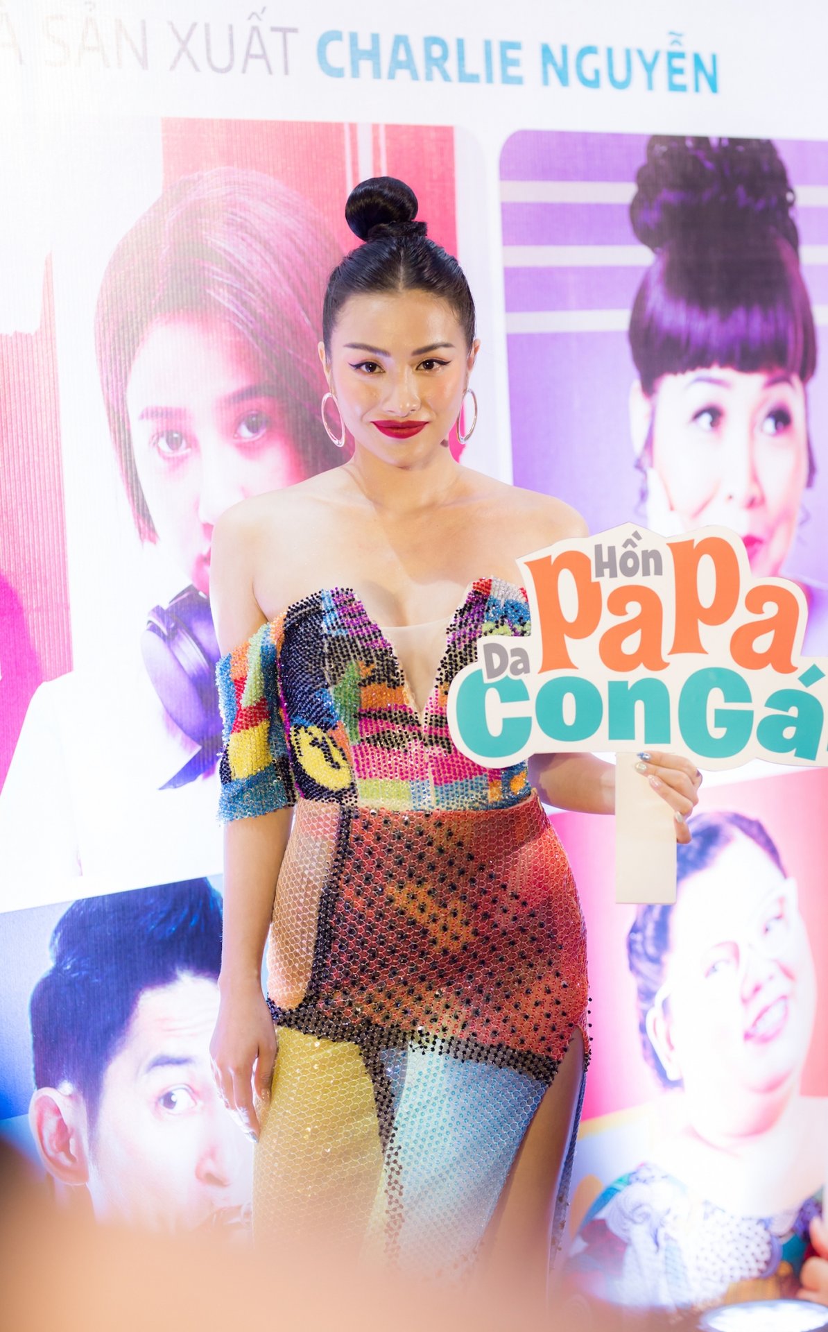 sao-viet-hao-hung-xem-phim-hon-papa-da-con-gai-cua-thai-hoa-va-kaity-nguyen