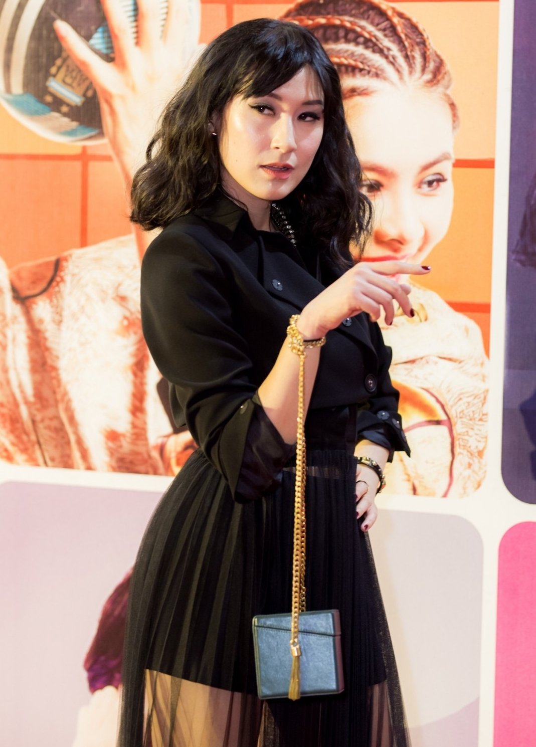 sao-viet-hao-hung-xem-phim-hon-papa-da-con-gai-cua-thai-hoa-va-kaity-nguyen