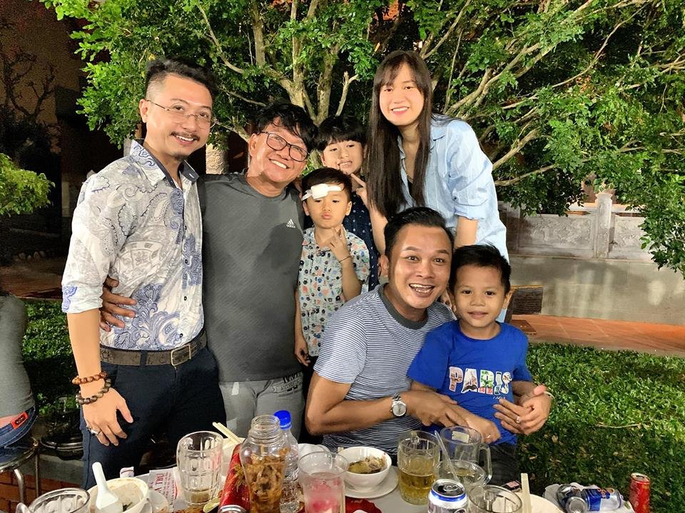 hoai-linh-don-tuoi-49-gian-di-o-nha-tho-to