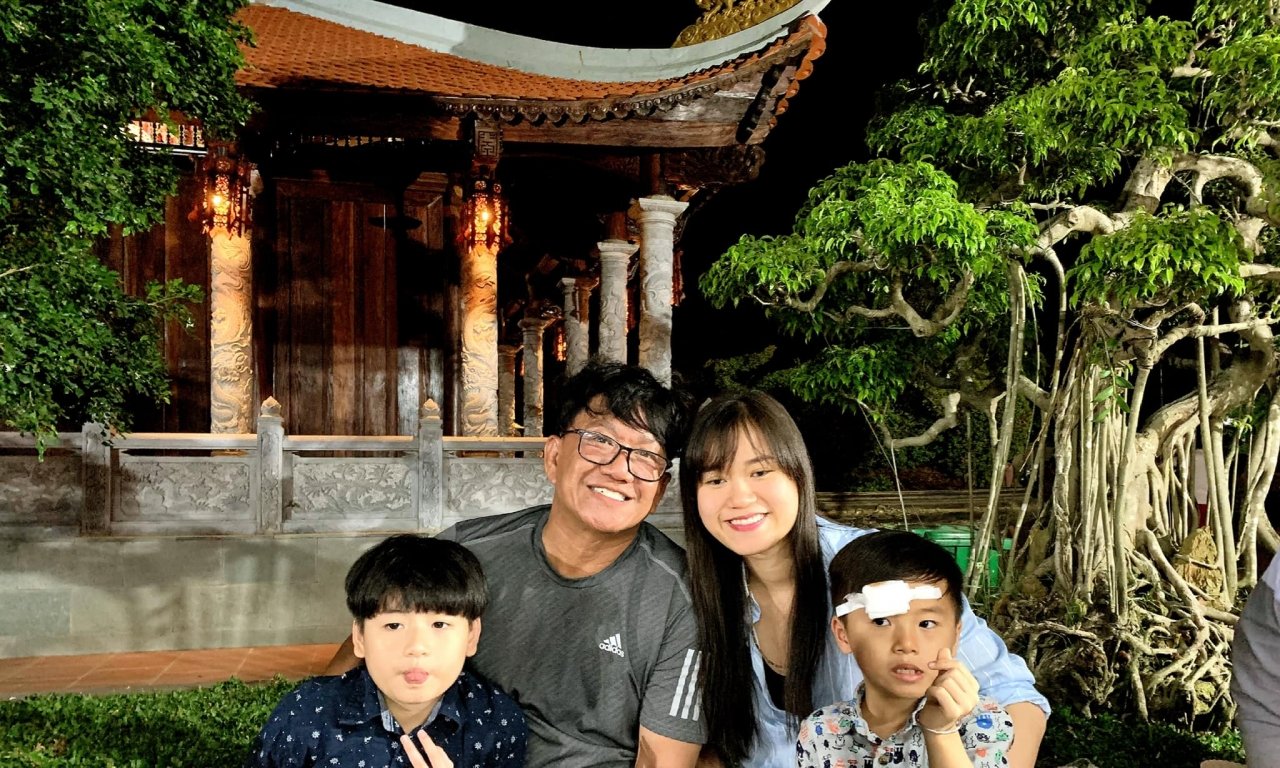 hoai-linh-don-tuoi-49-gian-di-o-nha-tho-to