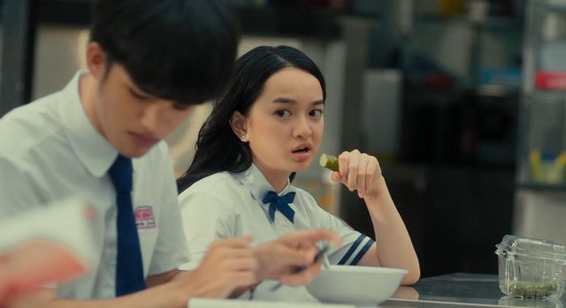 hotgirl-em-chua-18-khong-quan-tam-cat-xe-1-hay-2-ty