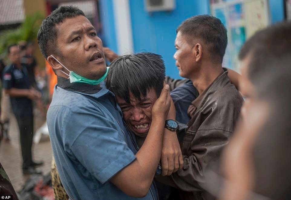 indonesia-thu-don-thi-the-tan-tich-sau-tham-hoa-song-than