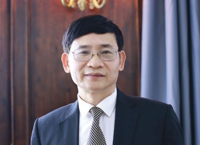 chuyen-xe-om-quan-coc-vao-tam-ngam-cua-co-quan-thue-can-lam-tu-lau-roi