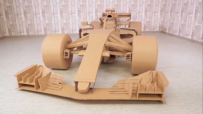 sieu-xe-f1-lam-tu-50m2-bia-carton