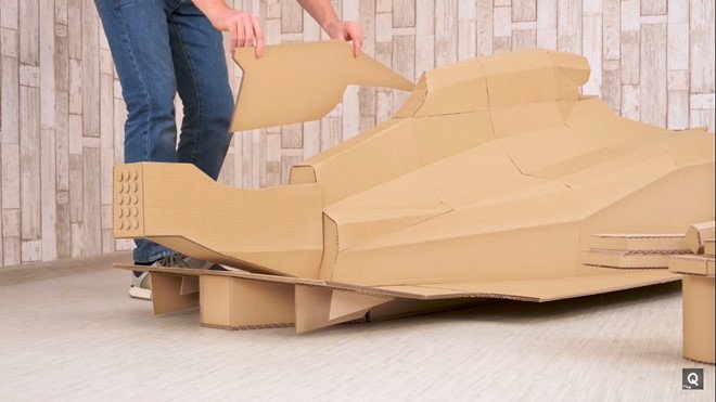 sieu-xe-f1-lam-tu-50m2-bia-carton