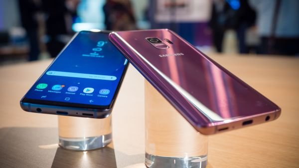 top-smartphone-cao-cap-mat-gia-nhanh-nhat-2018