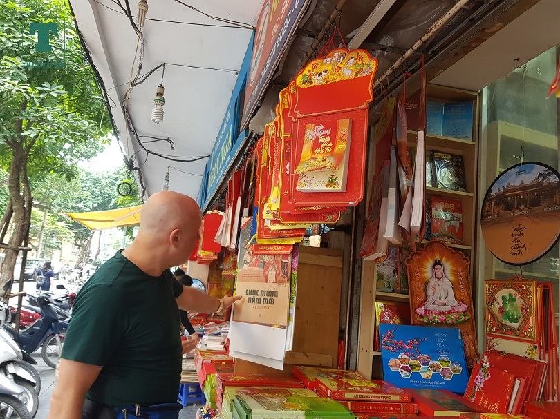ron-rang-thi-truong-lich-tet-2019