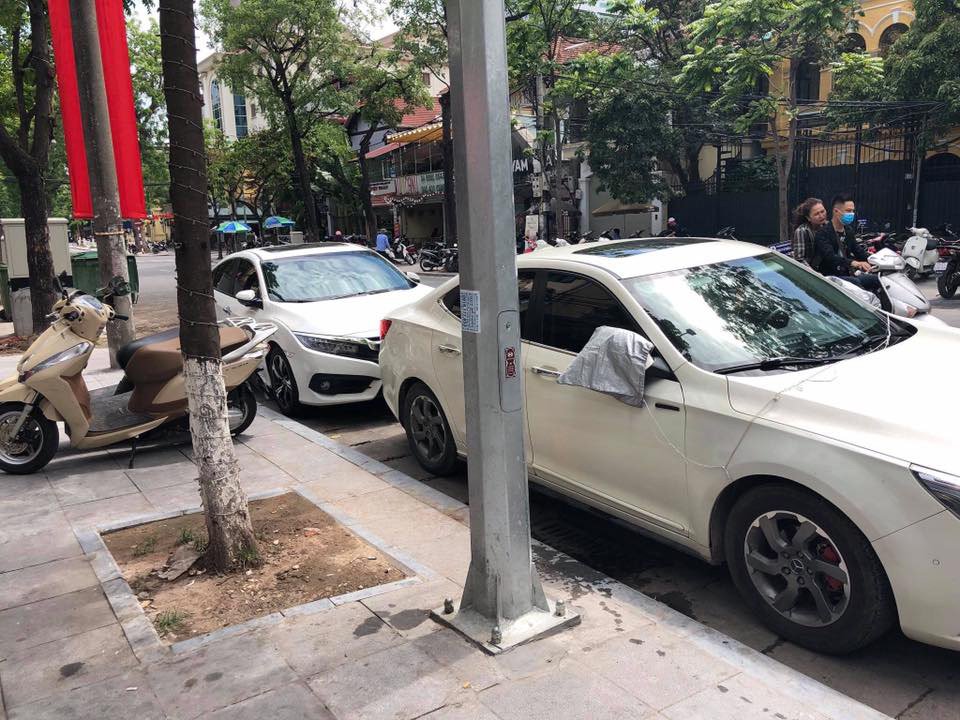 Bi hài chuyện xế hộp Tàu gắn mác xe sang