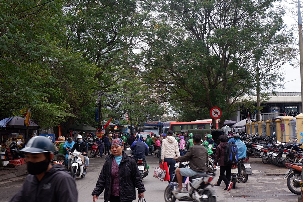 ha-noi-nguoi-dan-do-xo-ve-que-trong-ngay-dau-nghi-tet-duong-lich-2019