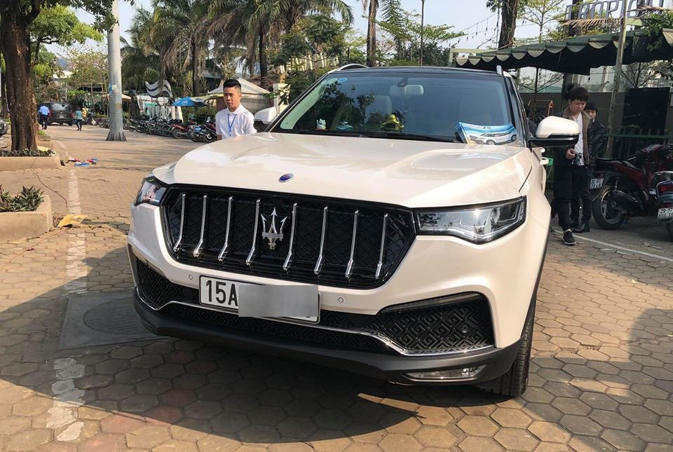 Bi hài chuyện xế hộp Tàu gắn mác xe sang