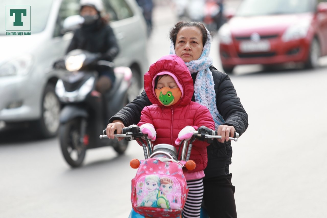 dau-nam-2019-tre-em-ngu-gat-an-voi-vang-tren-duong-di-hoc