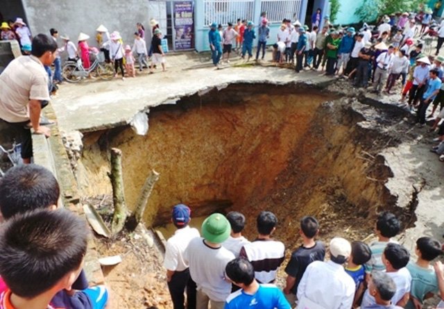 ho-tu-than-sau-gan-5m-bat-ngo-xuat-hien-trong-nha
