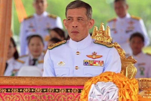 nha vua thai lan se chinh thuc dang quang sau hon 2 nam de tang cha hinh 1