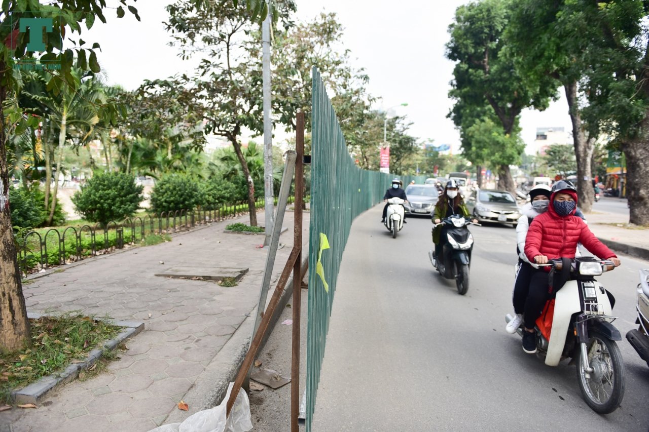ha-noi-ngam-hang-cay-xanh-muot-tren-duong-lang-truoc-ngay-di-chuyen