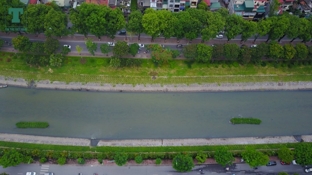 ha-noi-ngam-hang-cay-xanh-muot-tren-duong-lang-truoc-ngay-di-chuyen