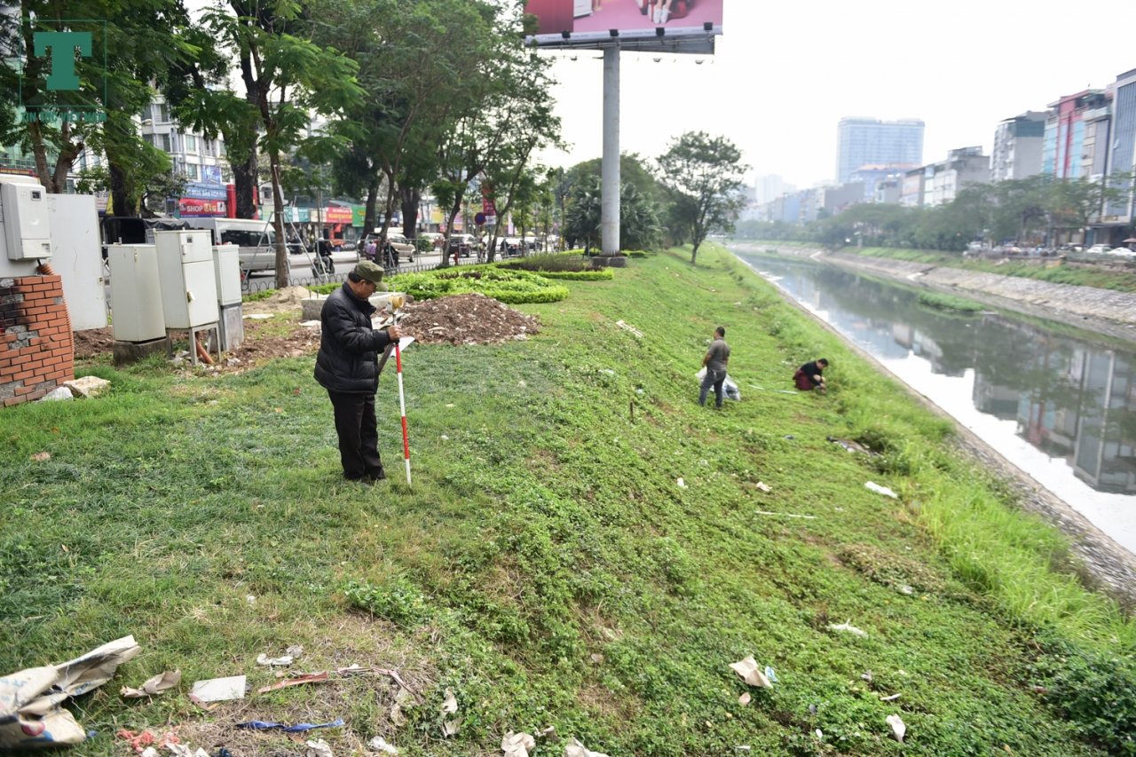 ha-noi-ngam-hang-cay-xanh-muot-tren-duong-lang-truoc-ngay-di-chuyen