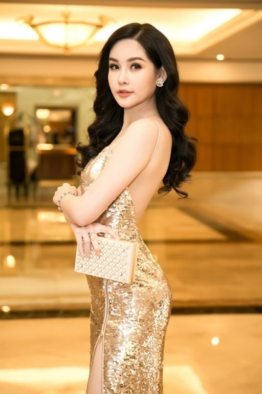 le-au-ngan-anh-kien-cuc-nghe-thuat-bieu-dien