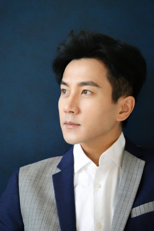 luu-khai-uy-xuat-hien-vui-ve-sau-khi-ly-hon-voi-duong-mich