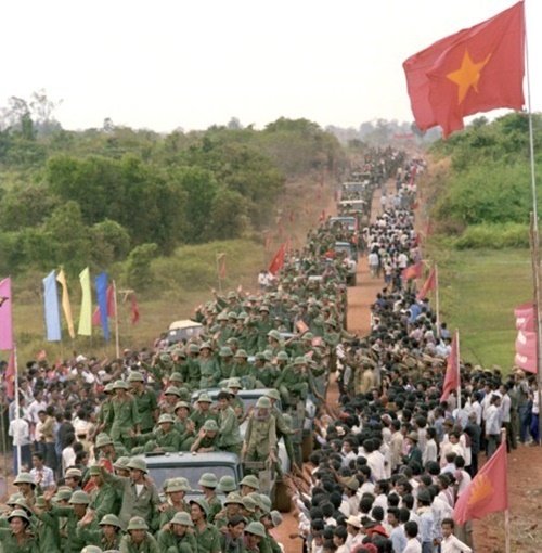 Hình ảnh quân tình nguyện Việt Nam trong cuộc chiến chống Khmer Đỏ