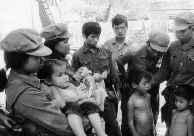 Hình ảnh quân tình nguyện Việt Nam trong cuộc chiến chống Khmer Đỏ