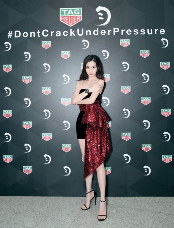 angelababy-da-xoa-buc-anh-phan-cam-xuc-pham-phu-nu-giua-bao-chi-trich