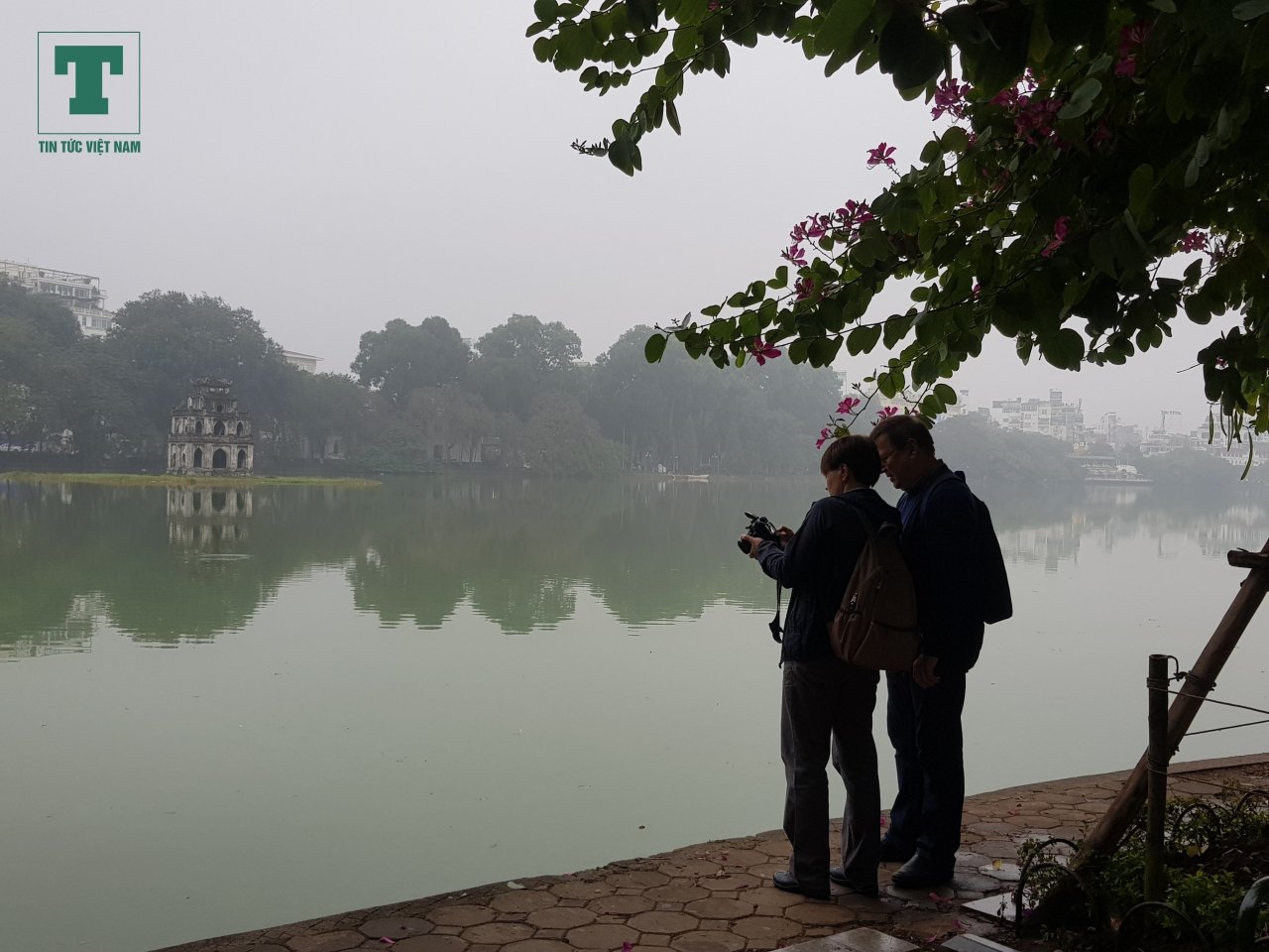ha-noi-chim-trong-bien-suong-mu-sang-dau-tuan