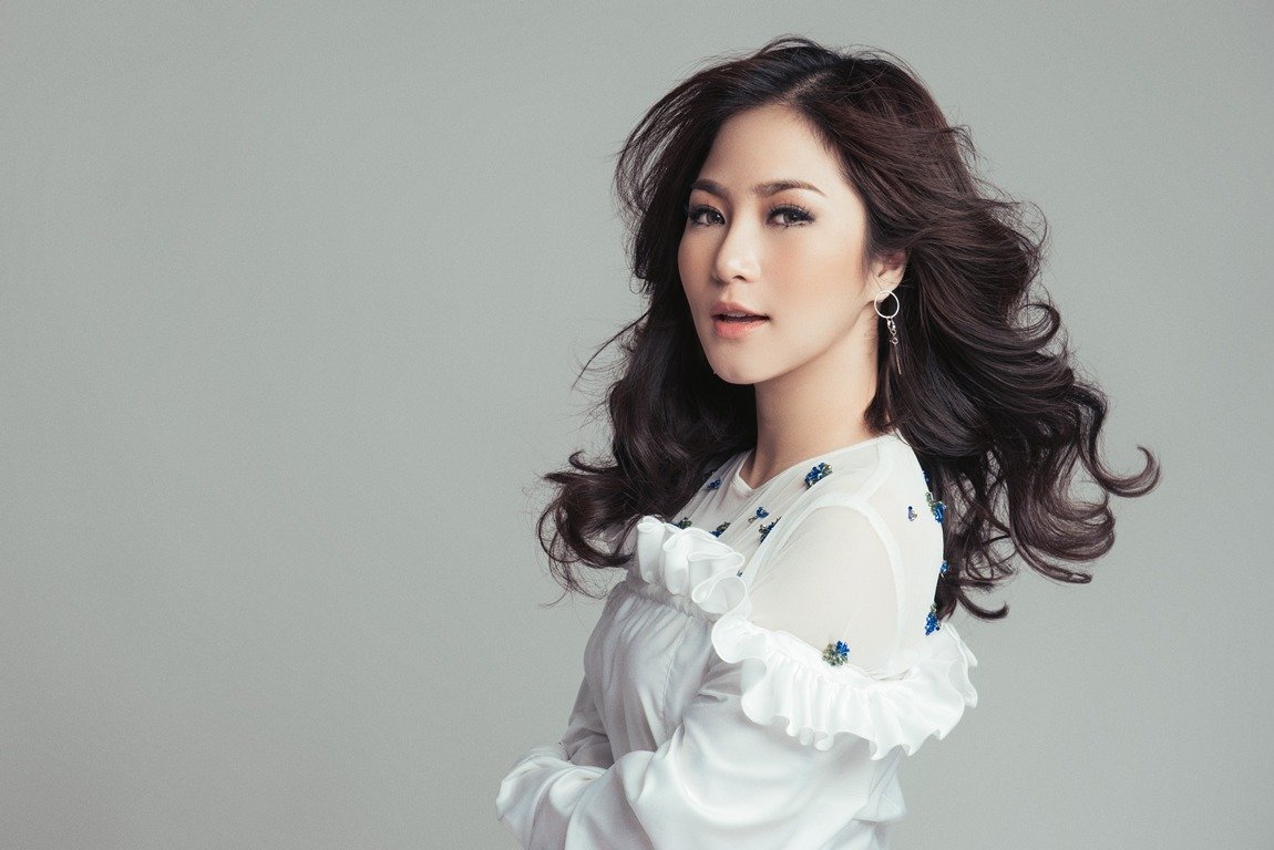 huong-tram-bi-di-ung-cap-tinh-ngay-can-ke-liveshow-rieng