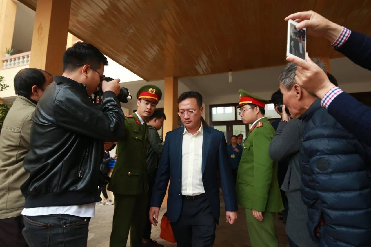 truc-tiep-xet-xu-vu-chay-than-9-nguoi-chet-o-hoa-binh-hdxx-quyet-dinh-hoan-phien-toa-den-141