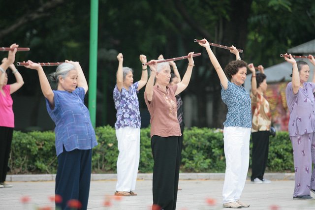 bo-truong-bo-y-te-thich-tap-the-duc-moi-ngay-toi-phan-dau-di-10-nghin-buoc
