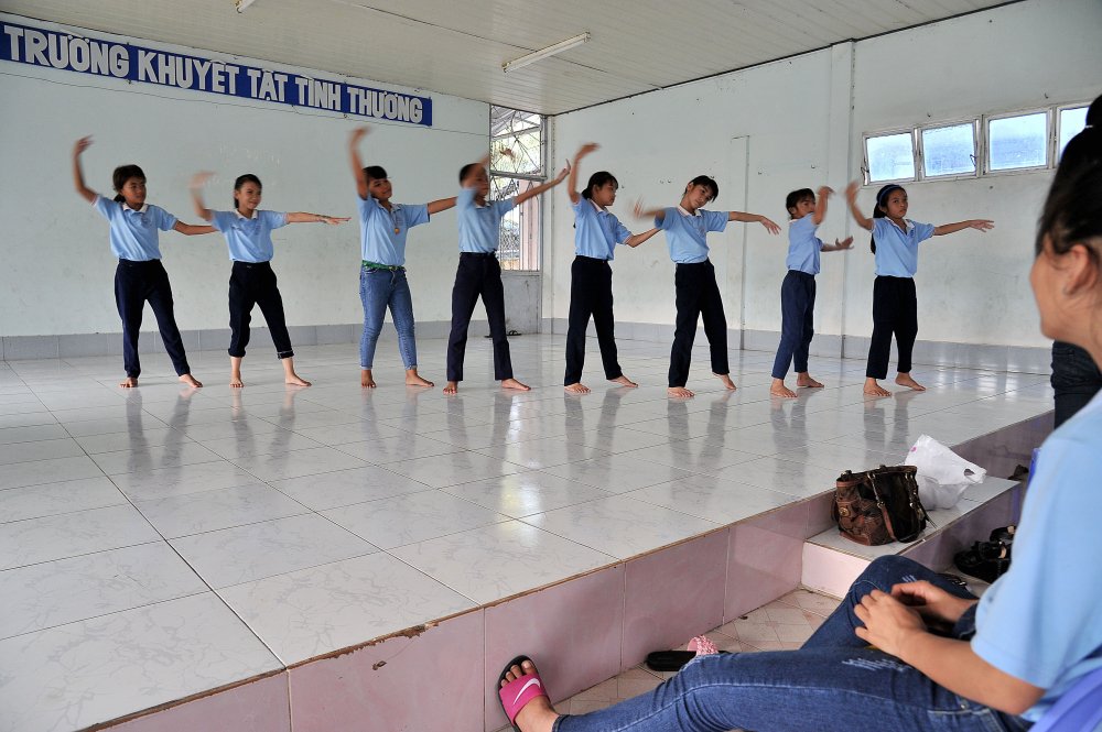 Co be Khmer mat xanh bi cam diec, quyet hoc chu doi doi hinh anh 2
