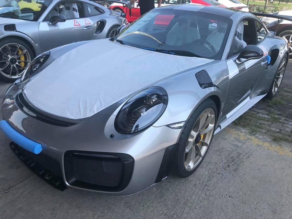 porsche-911-gt2-rs-gia-hon-20-ty-cap-cang-sai-gon