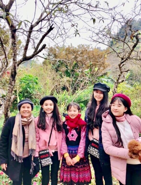 bat-ngo-truoc-ve-phong-phao-xinh-dep-cua-2-con-gai-nha-quyen-linh