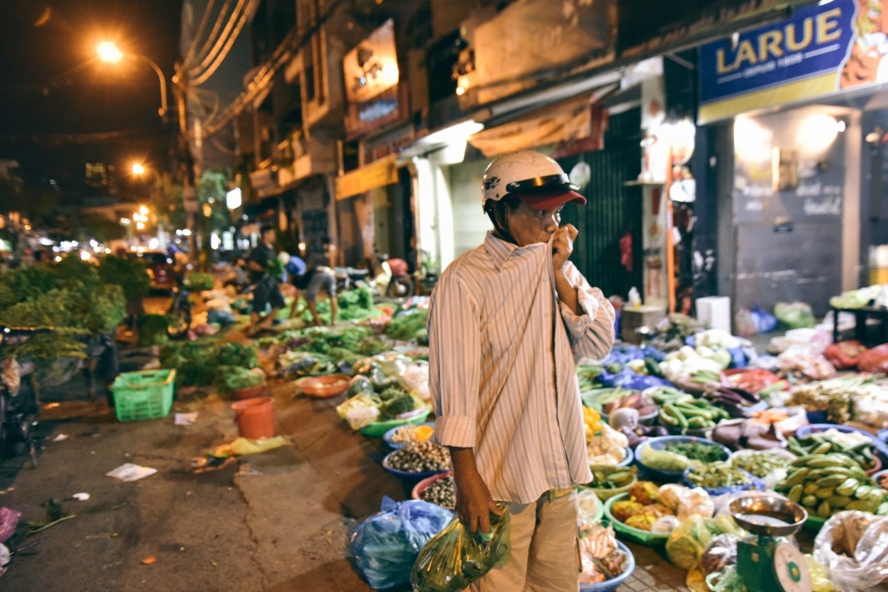 Ông chú không biết chạy xe máy dành cả thanh xuân nấu cơm từ thiện hình ảnh 3 Ong chu khong biet chay xe may danh ca thanh xuan nau com tu thien hinh anh 3