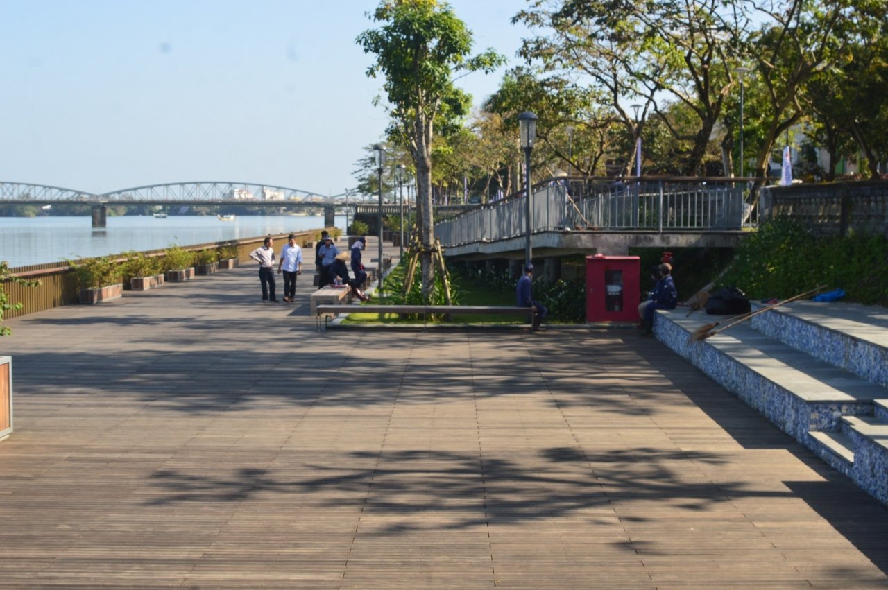 can-canh-cay-cau-go-lim-nuc-tieng-o-co-do-hue-truoc-ngay-khanh-thanh