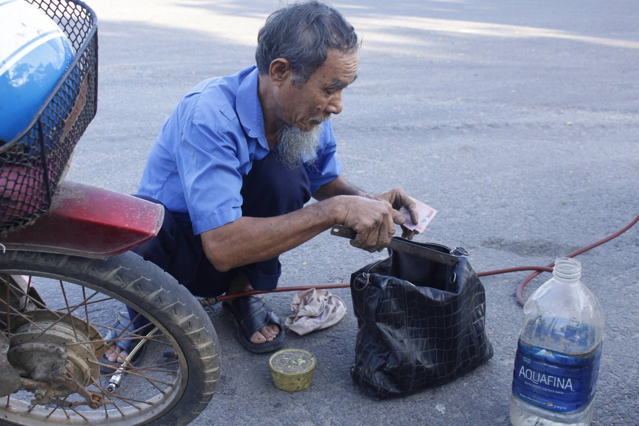 nhung-chat-chiu-buon-cua-cong-nhan-ngay-can-tet
