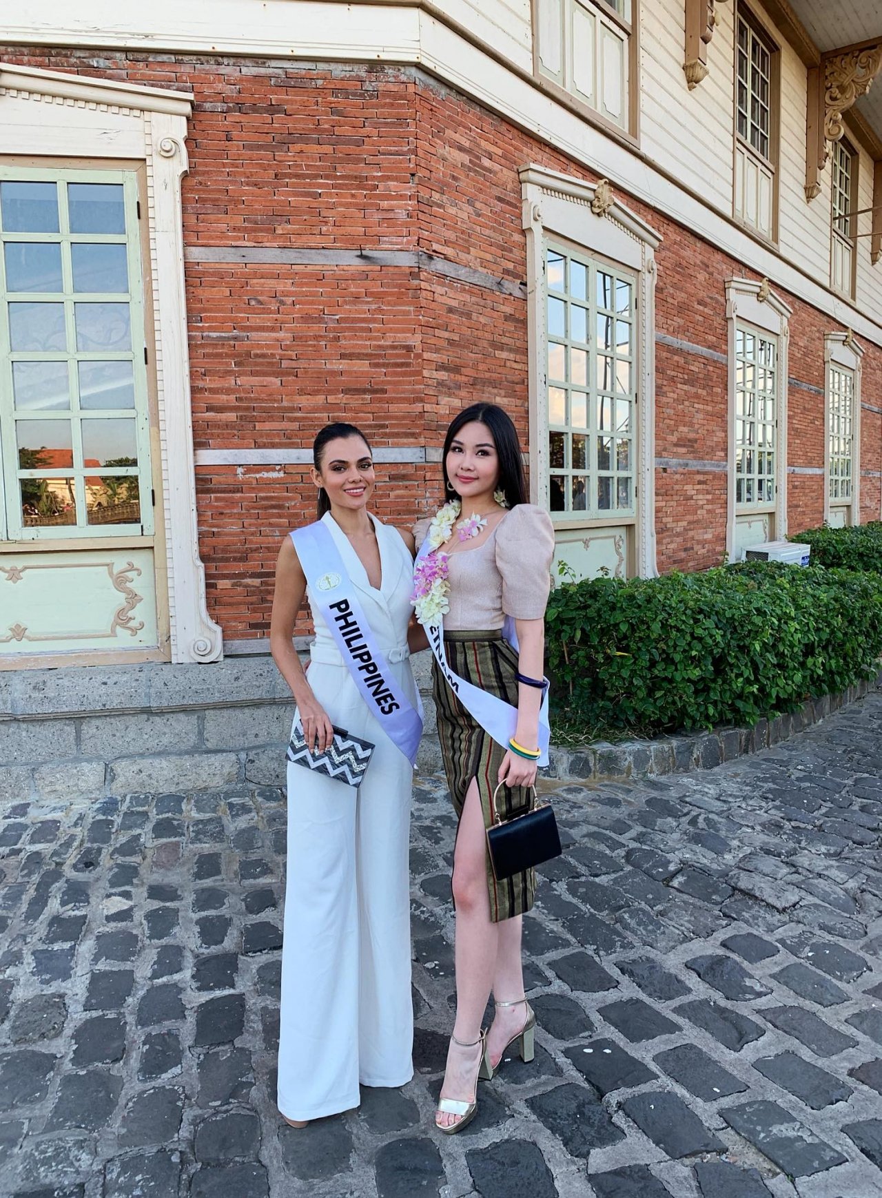 bieu-cam-tien-bo-cua-le-au-ngan-anh-tai-hoa-hau-lien-luc-dia
