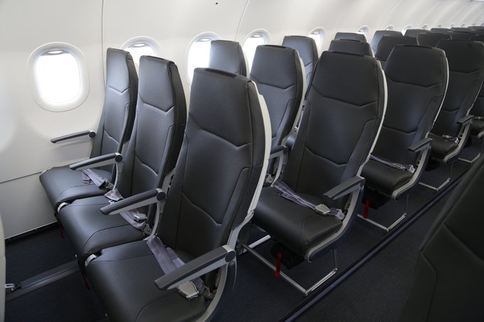 ben-trong-may-bay-bamboo-airways-ngay-dau-cat-canh