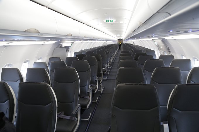 ben-trong-may-bay-bamboo-airways-ngay-dau-cat-canh