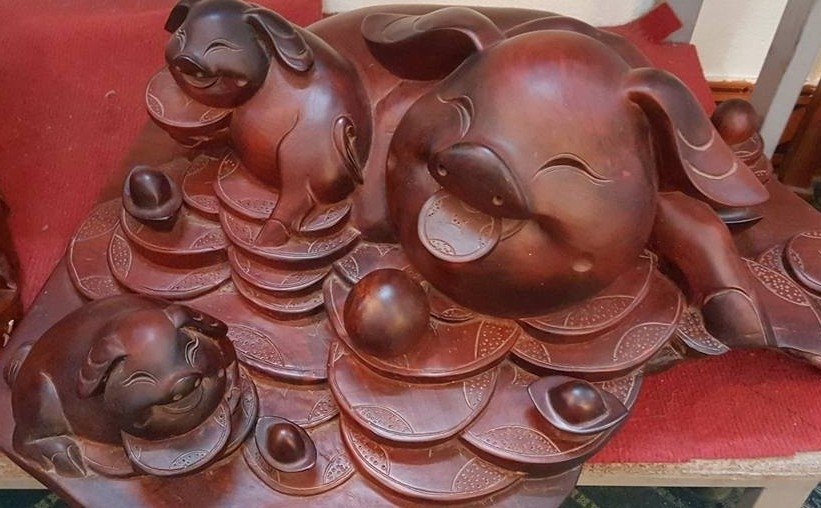 tet-nguyen-dan-ky-hoi-ro-thu-choi-heo-vang-lon-go