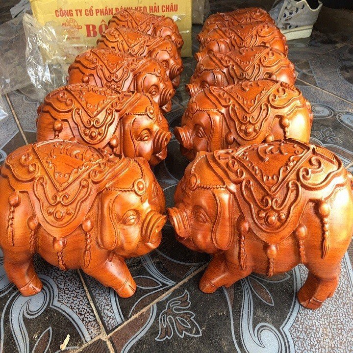 tet-nguyen-dan-ky-hoi-ro-thu-choi-heo-vang-lon-go