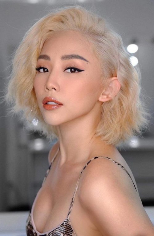nong-bong-va-boc-lua-tren-san-khau-doi-thuong-toc-tien-cung-sexy-kho-cuong