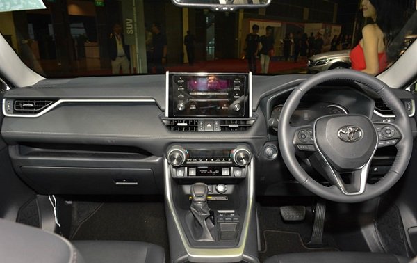 ke-huy-diet-phan-khuc-crossover-hang-c-toyota-rav4-2019-co-gi-dac-biet