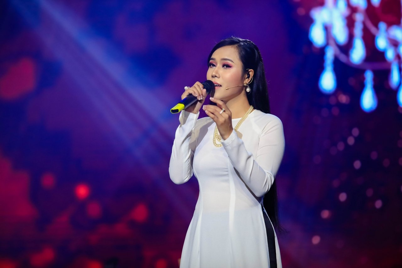 thuc-hu-chuyen-nguoi-phu-nu-la-om-con-xin-de-tang-nhac-si-hoa-no-ve-dem
