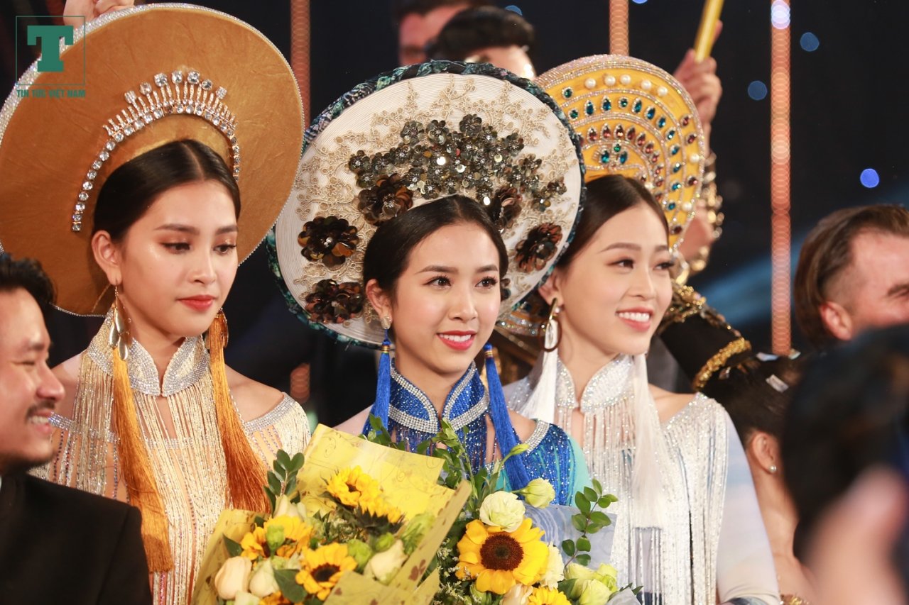 ao-dai-be-mac-du-lich