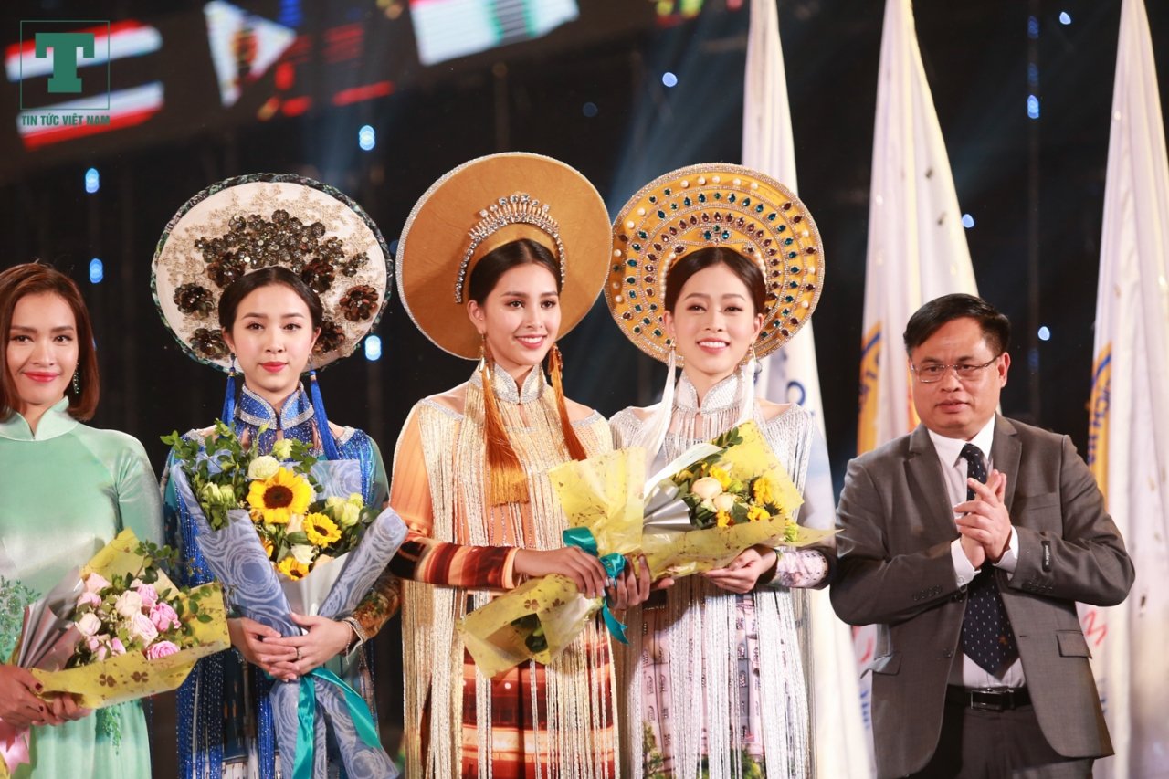 ao-dai-be-mac-du-lich