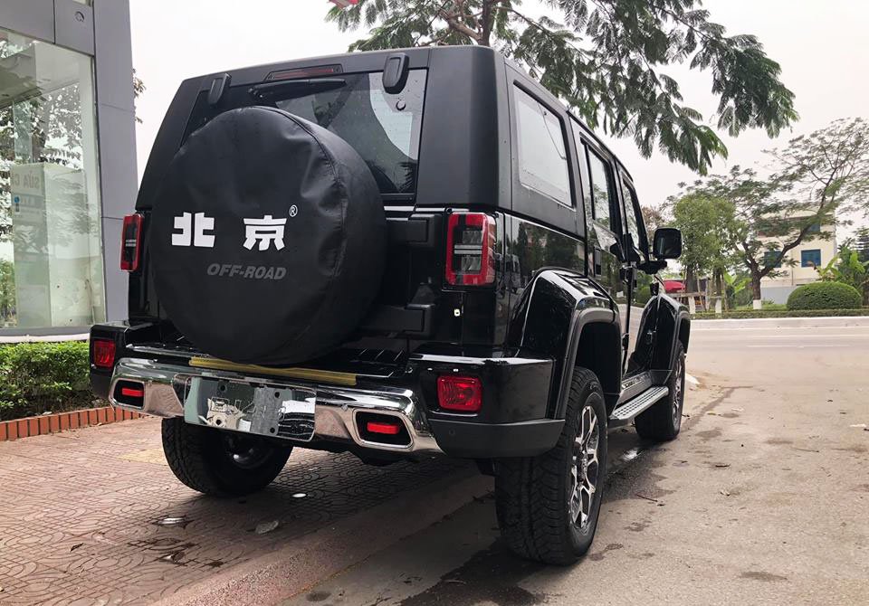 baic-bj40l-xe-trung-quoc-nhai-mercedes-va-jeep-ve-viet-nam