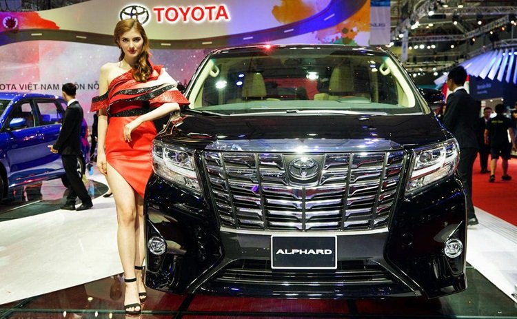 toyota-alphard-2019-tro-lai-thi-truong-gia-hon-4-ty-dong