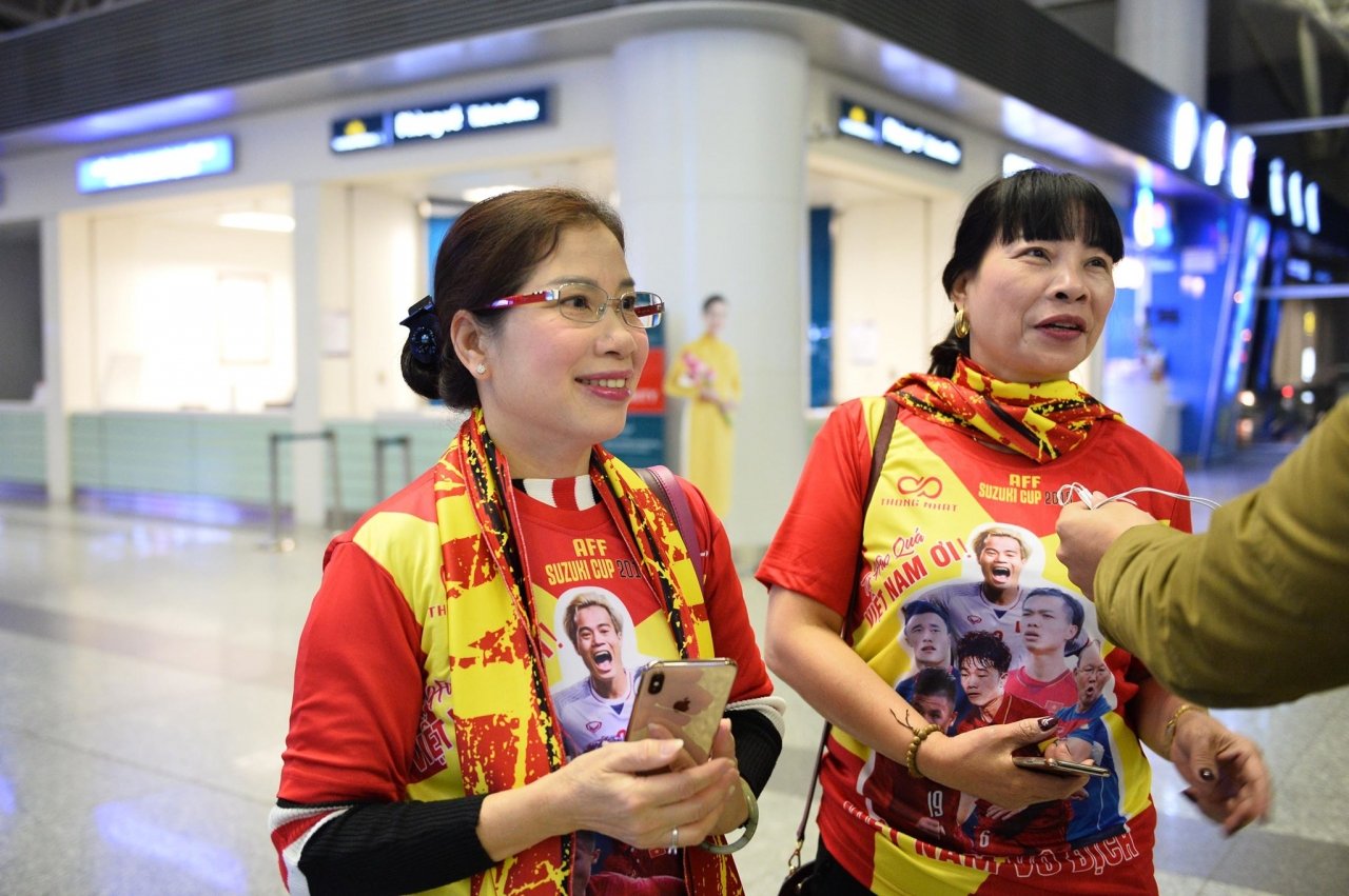 gia-dinh-cau-thu-sang-dubai-co-vu-cho-doi-tuyen-viet-nam