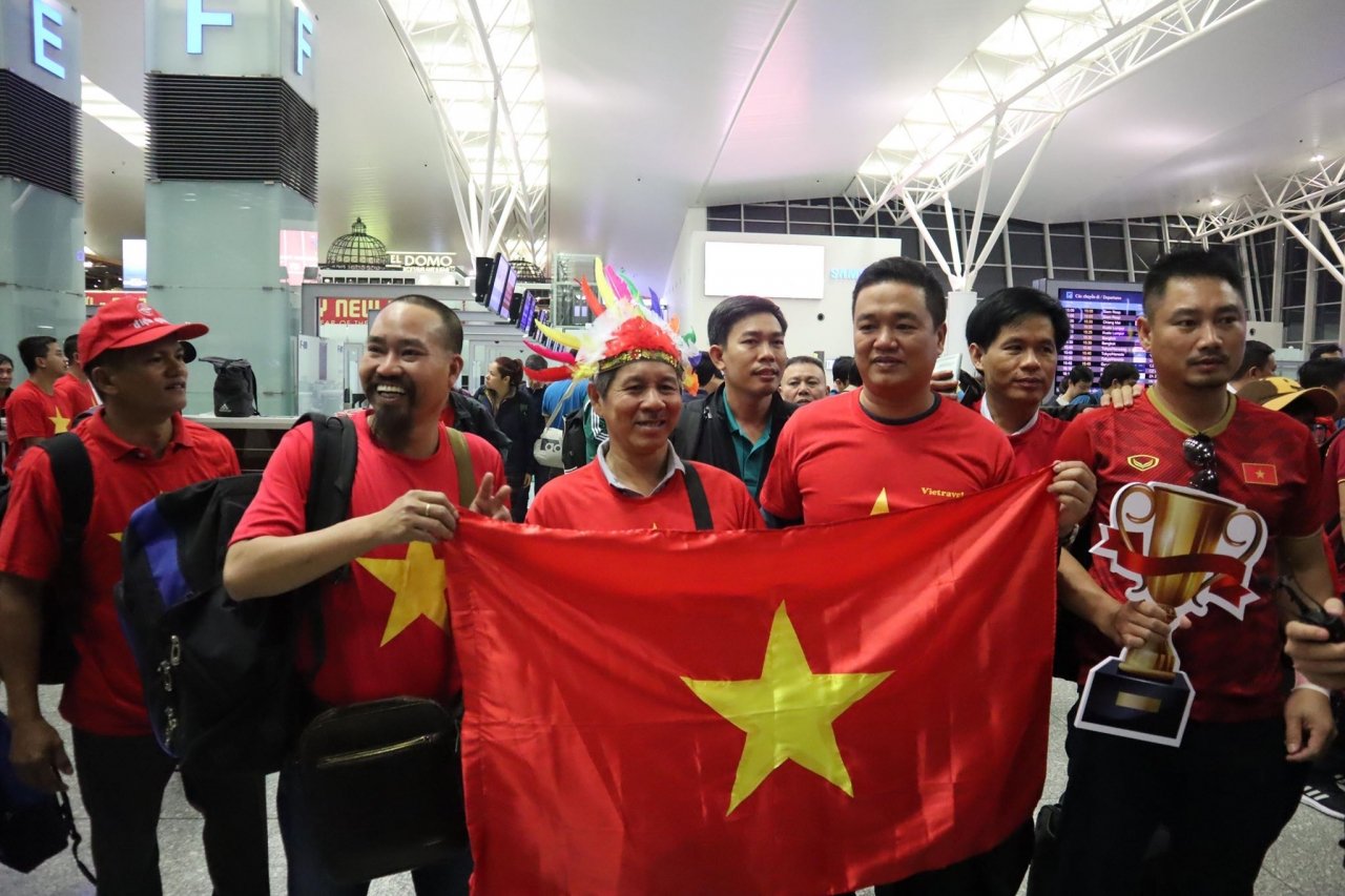 gia-dinh-cau-thu-sang-dubai-co-vu-cho-doi-tuyen-viet-nam