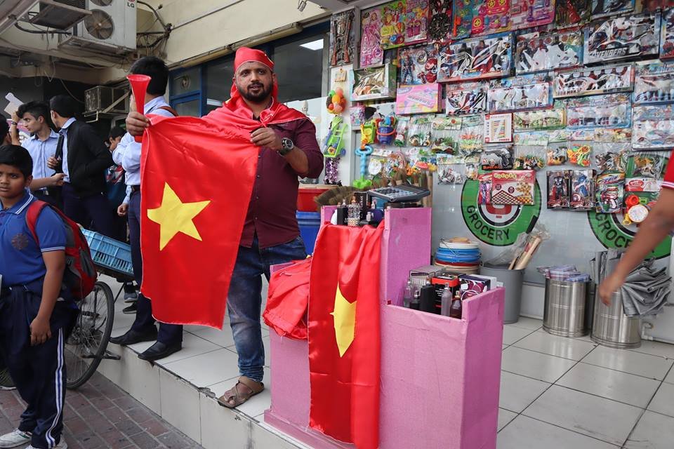 khong-khi-cuong-nhiet-cua-co-dong-vien-viet-nam-o-dubai-truoc-gio-bong-lan